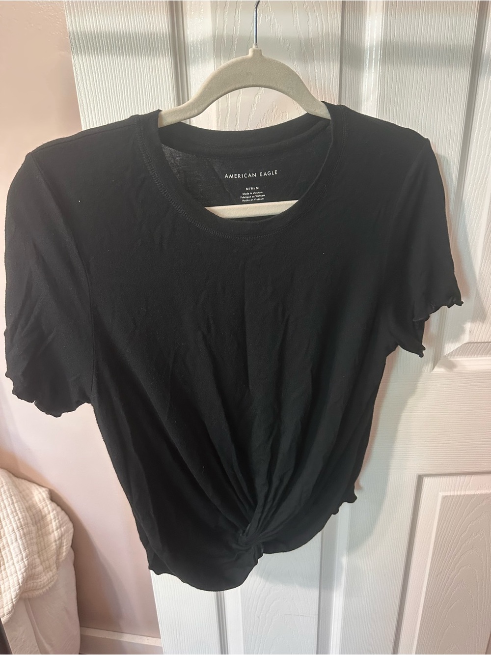 American Eagle Outfitters Black Front Twist Short Sleeve Tee